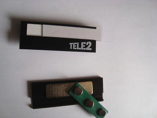 Nhãn danh từ hợp kim nhôm tùy chỉnh với logo in thẻ tên kim loại