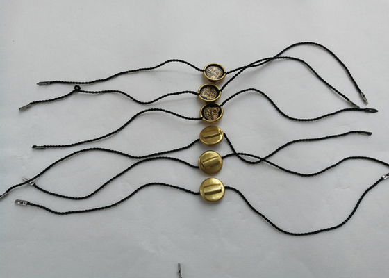 Giá tốt. Thẻ bảo mật hàng may mặc Bespoke Thẻ treo kim loại nhôm Dây đôi kết thúc trực tuyến trực tuyến